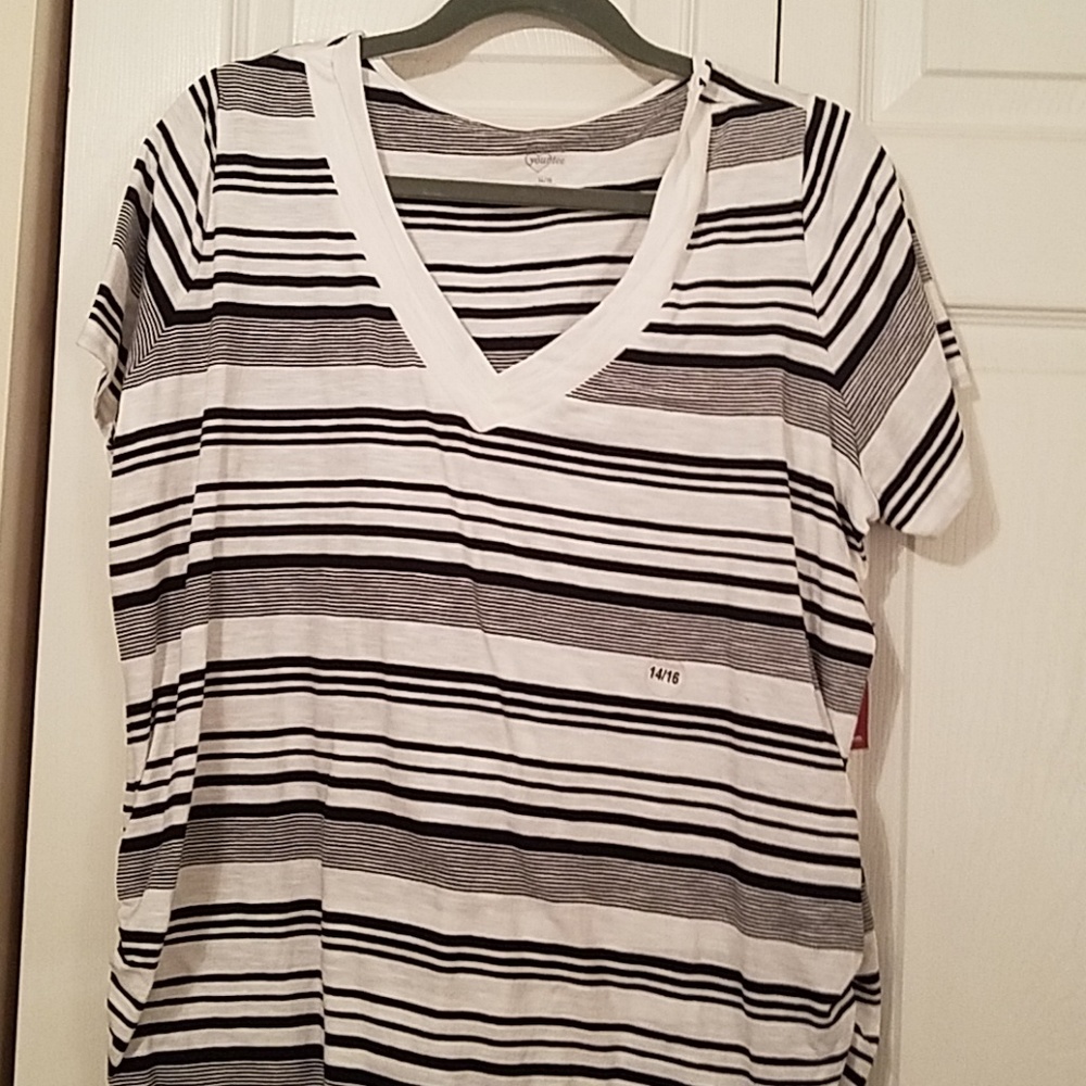 Striped short sleeve shirt